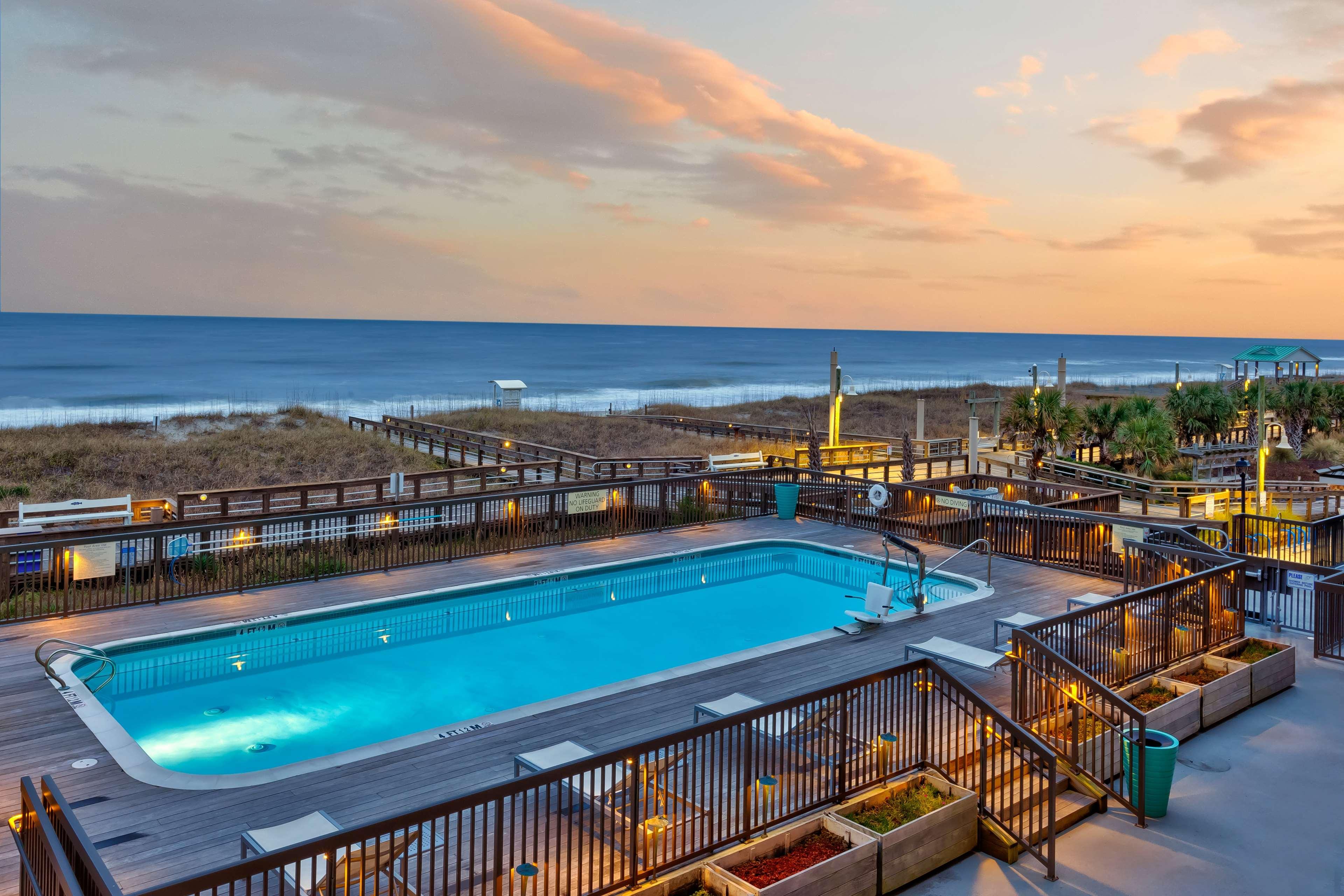Hampton Inn & Suites By Hilton Carolina Beach Oceanfront Extérieur photo